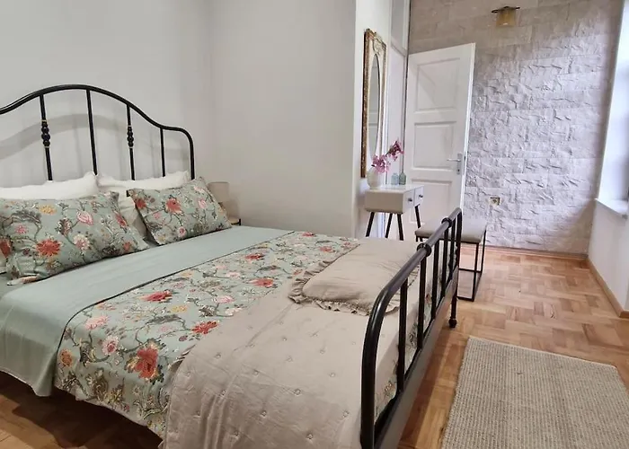 Mala Lu Central Apartment